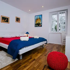 Old Mulberry Guest house